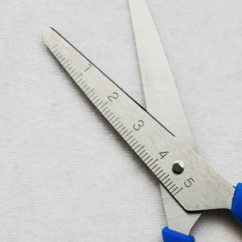 Scissors for paper handicraft