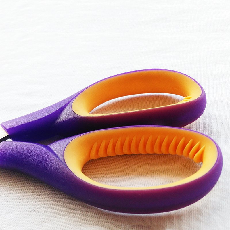 Purple stationery scissors-Y808800