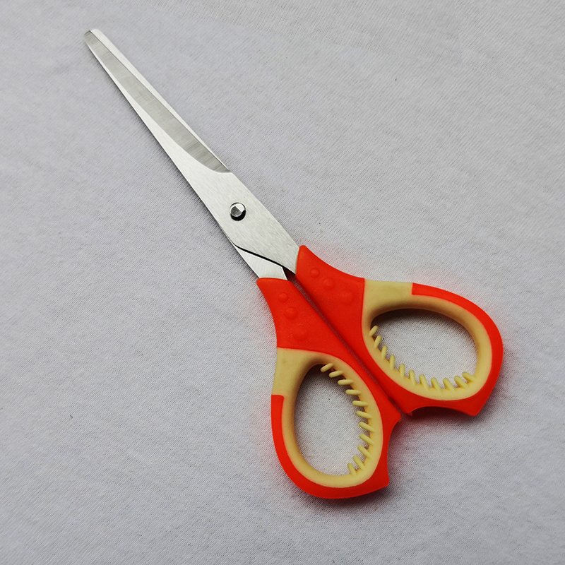 Student scissors with textured non-slip TPR handle