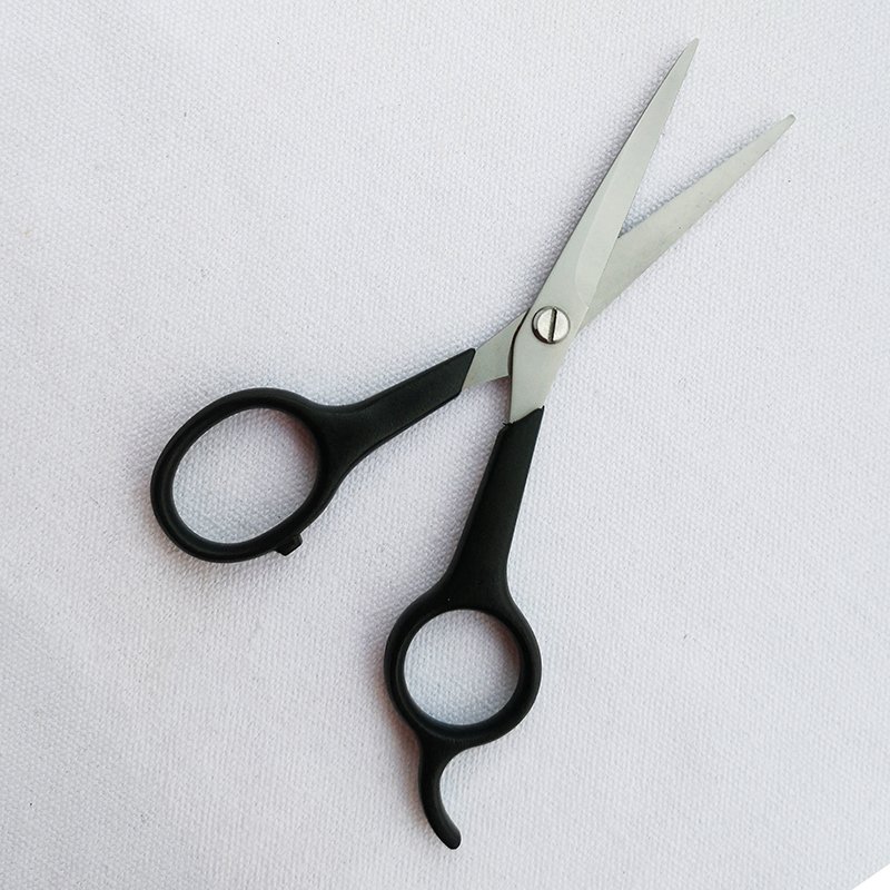 Plastic handle beauty scissors