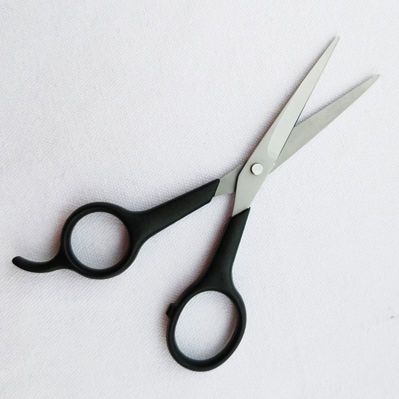 Plastic handle beauty scissors
