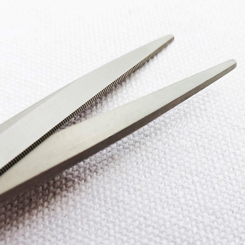 Plastic handle beauty scissors