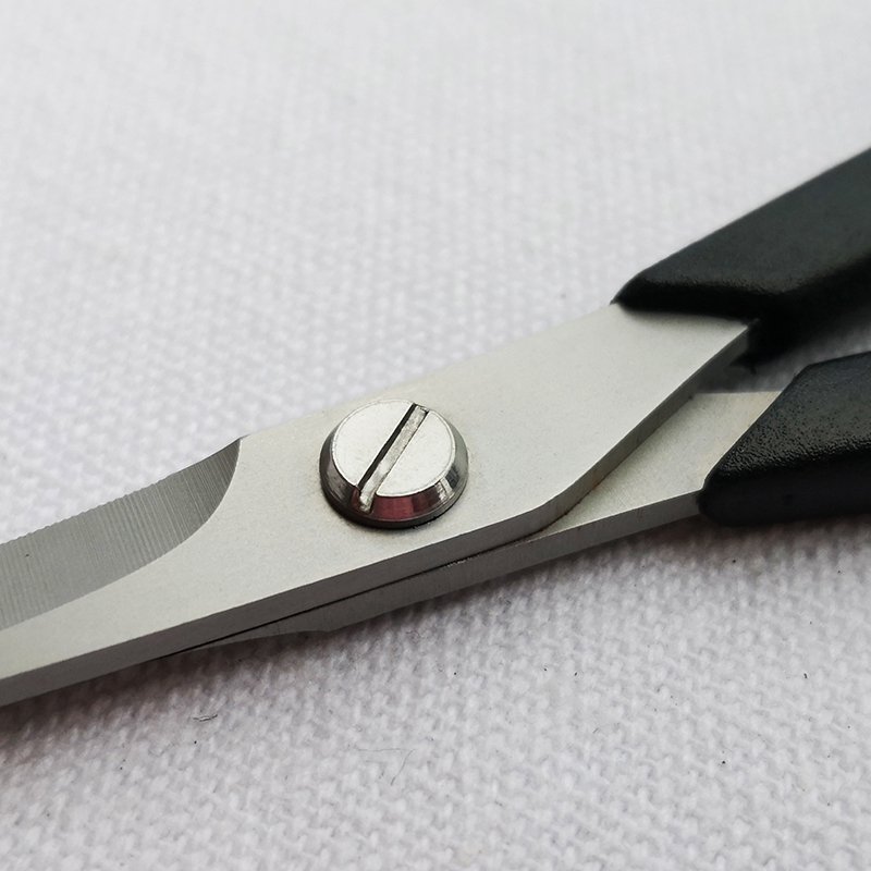 Plastic handle beauty scissors